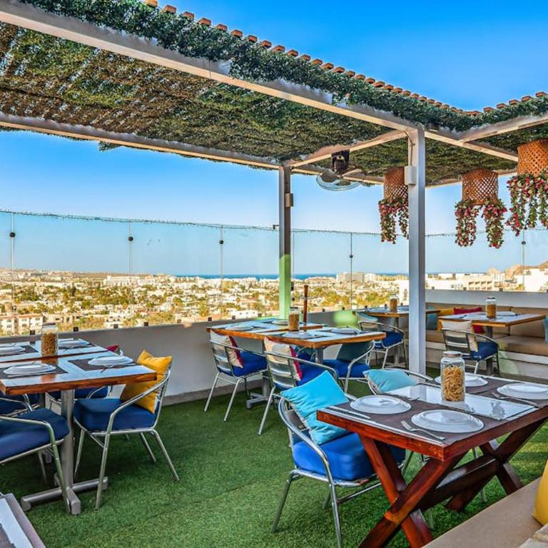 Dog-friendly Apartment with Rooftop Infinity Pool, Gym, Central AC & Balcony - Casa - 15