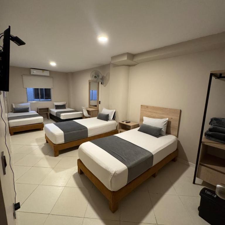 Hotel Medellín, Laureles la 70, Villa Real - Quadruple Room - 5