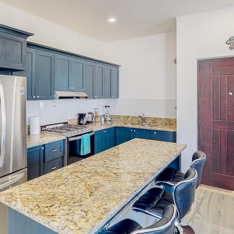 Luxurious Mountain-View Apartment close to the sea with Rooftop Sunset Views - Casa - 5