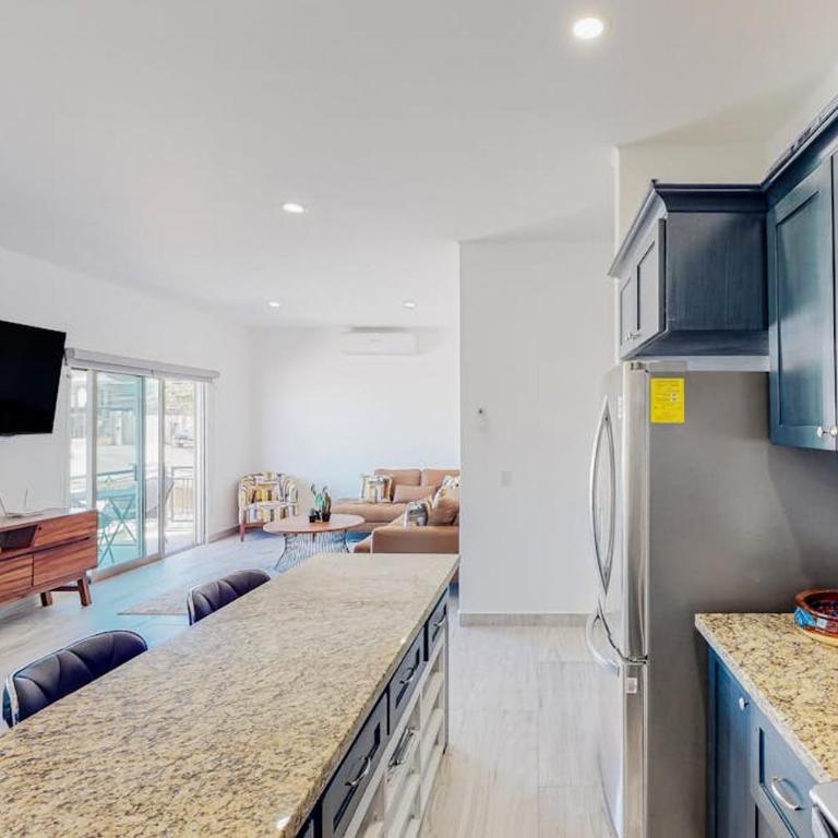 Luxurious Mountain-View Apartment close to the sea with Rooftop Sunset Views - Casa - 6