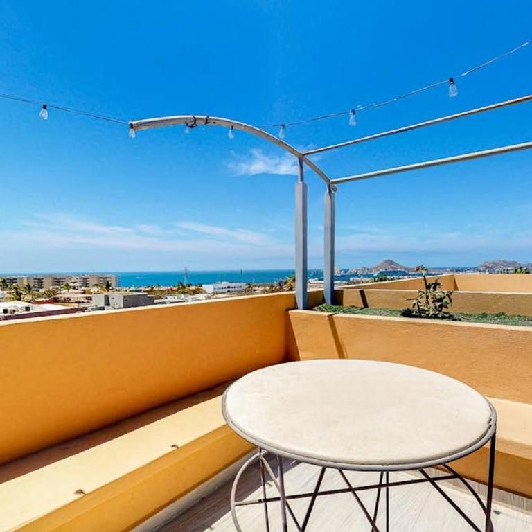 Luxurious Mountain-View Apartment close to the sea with Rooftop Sunset Views - Casa - 18