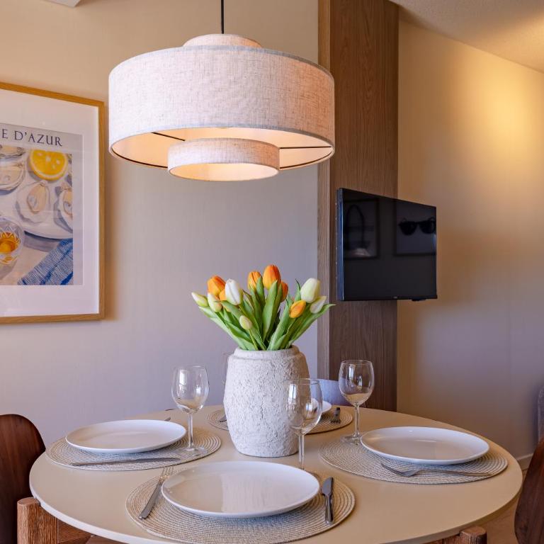 Azurea - Sea view apartment near beach and pools - Appartement - Vue sur Mer - 17