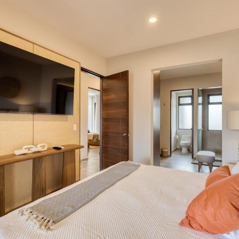 Peaceful Coastal Stay with Pool, Balcony & Fitness Center - Casa - 7