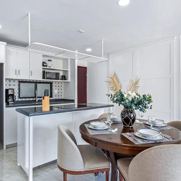 Morgan Residences 508A at Boutique Hotel with Pool, Gym, Spa - Ferienhaus - 1