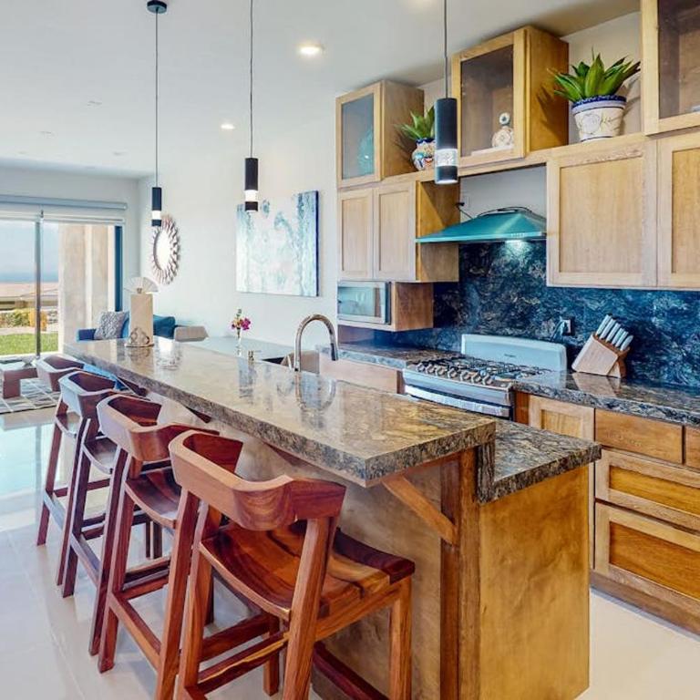 Ground-floor Condo with Ocean View, Pool, Gym, Hot Tub, & Washer/Dryer - Ferienhaus - 2