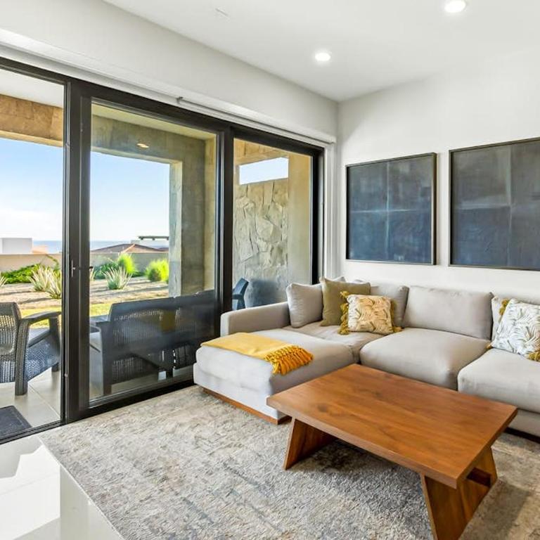 Modern Apartment with Ocean View, Pool, Patio, Tennis & Gym - Casa - 2