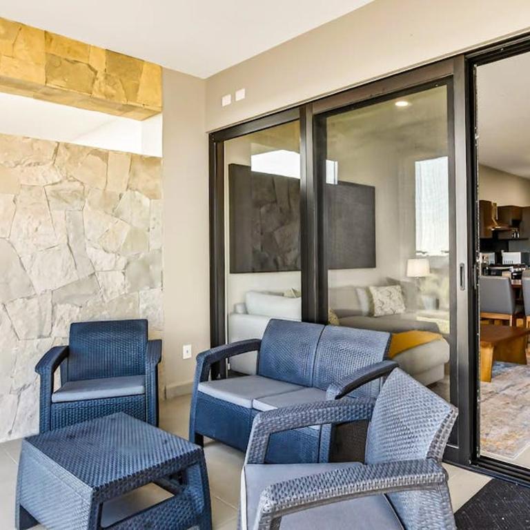 Modern Apartment with Ocean View, Pool, Patio, Tennis & Gym - Casa - 13