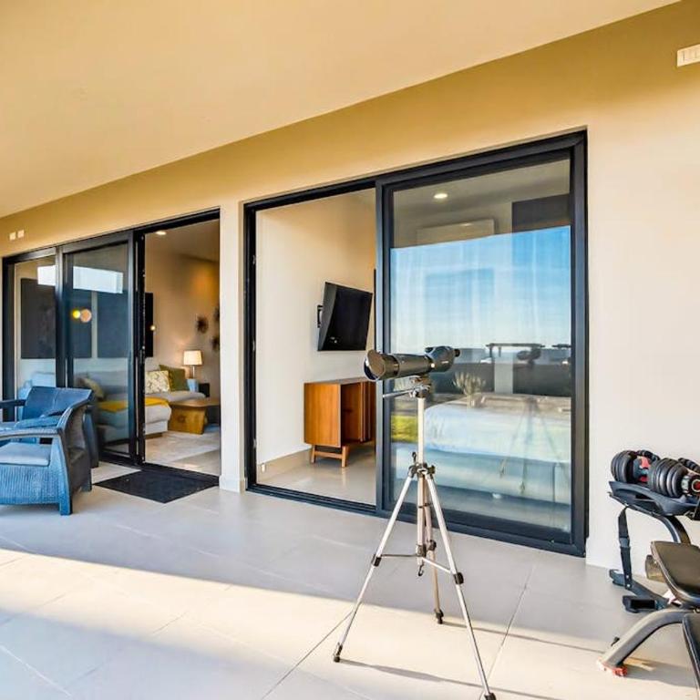 Modern Apartment with Ocean View, Pool, Patio, Tennis & Gym - Casa - 14