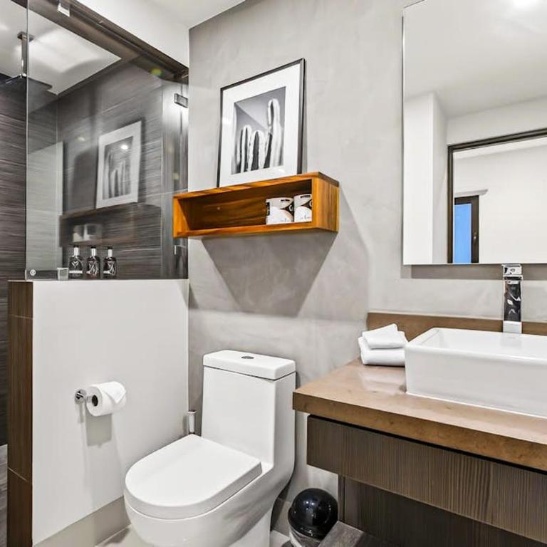 Modern Apartment with Ocean View, Pool, Patio, Tennis & Gym - Casa - 23