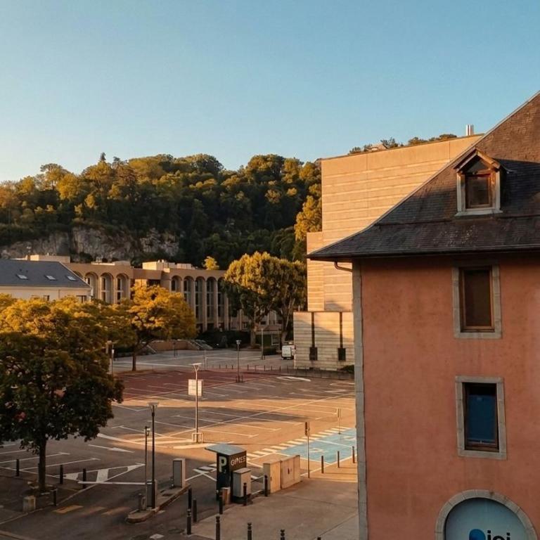 Appartement cosy avec charme historique - Two-Bedroom Apartment - 5