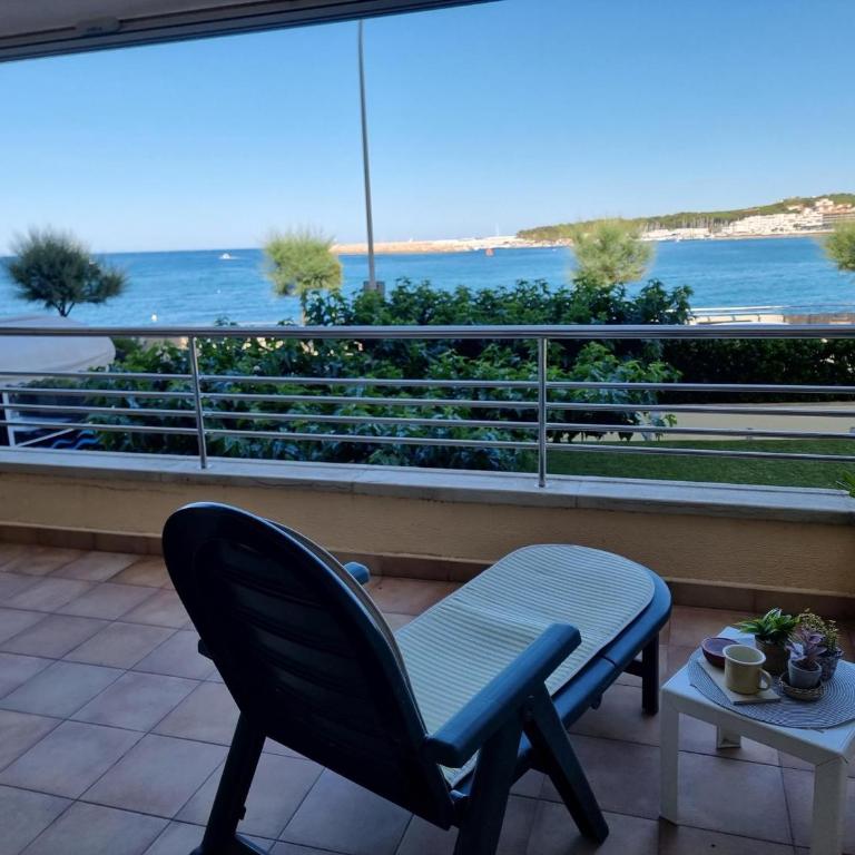 Apartamento frente al mar con terraza y piscina comunitaria en L'Escala - HISP-236-138 - Apartment - 15