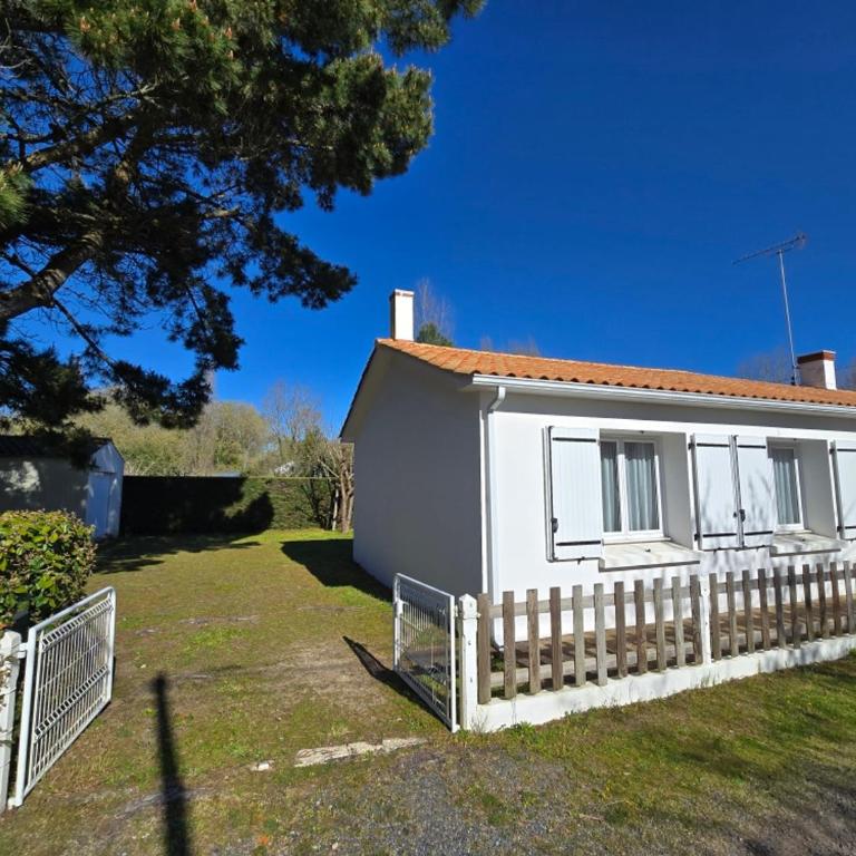 Maison charmante au calme - 6 pers. proche plage - FR-1-777-52 - Vacation Home - 1