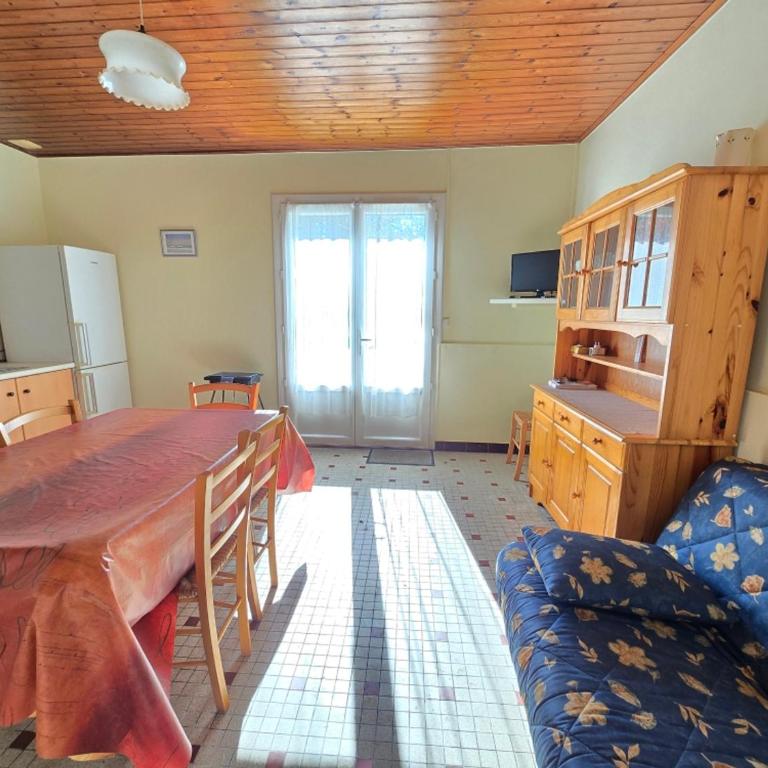 Maison charmante au calme - 6 pers. proche plage - FR-1-777-52 - Vacation Home - 4