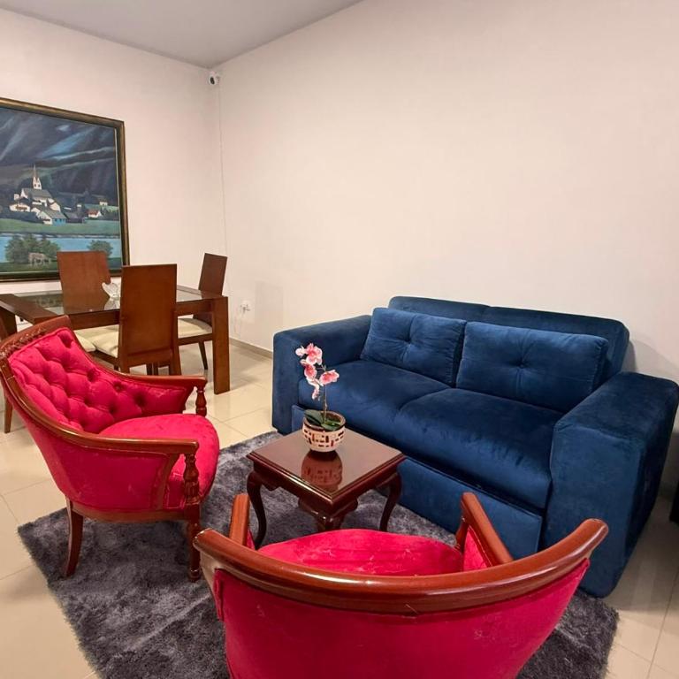 Apartamento moderno con aire y parqueadero - Three-Bedroom Apartment - 8