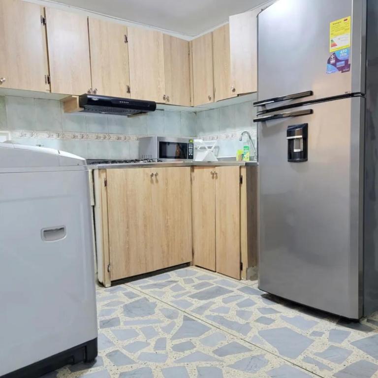 Exclusivo apartamento en medellín cerca a todo - Three-Bedroom Apartment - 11