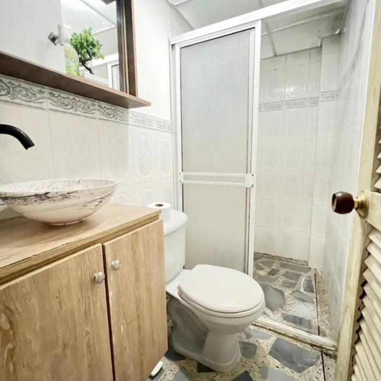 Exclusivo apartamento en medellín cerca a todo - Three-Bedroom Apartment - 5