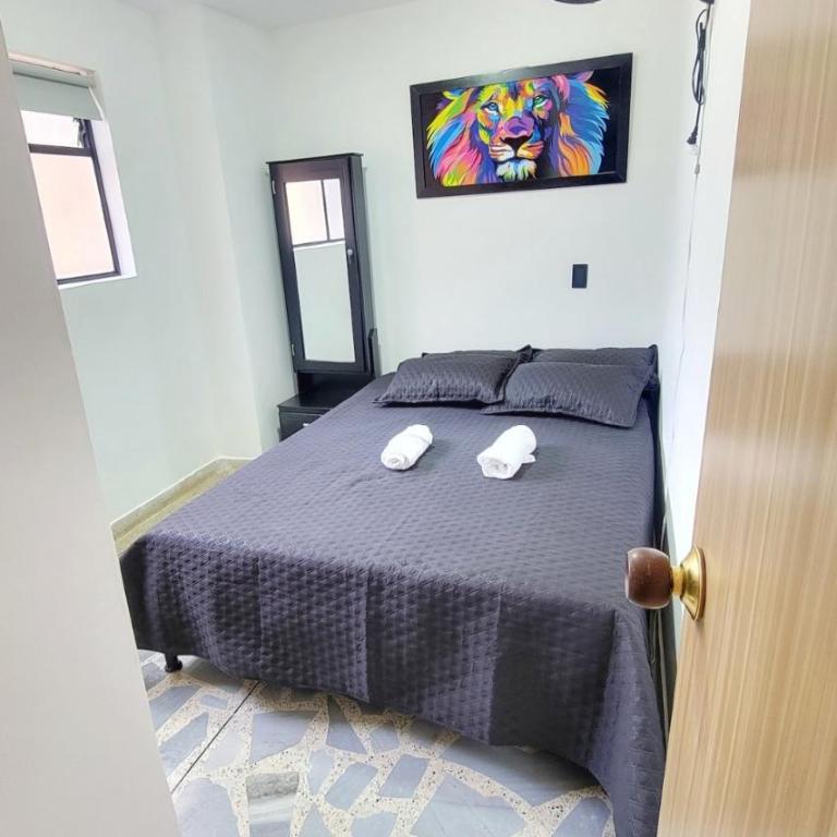 Exclusivo apartamento en medellín cerca a todo - Three-Bedroom Apartment - 2