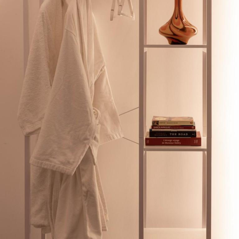 Tiresia Suites & Spa - Deluxe Doppelzimmer mit Balkon - 13