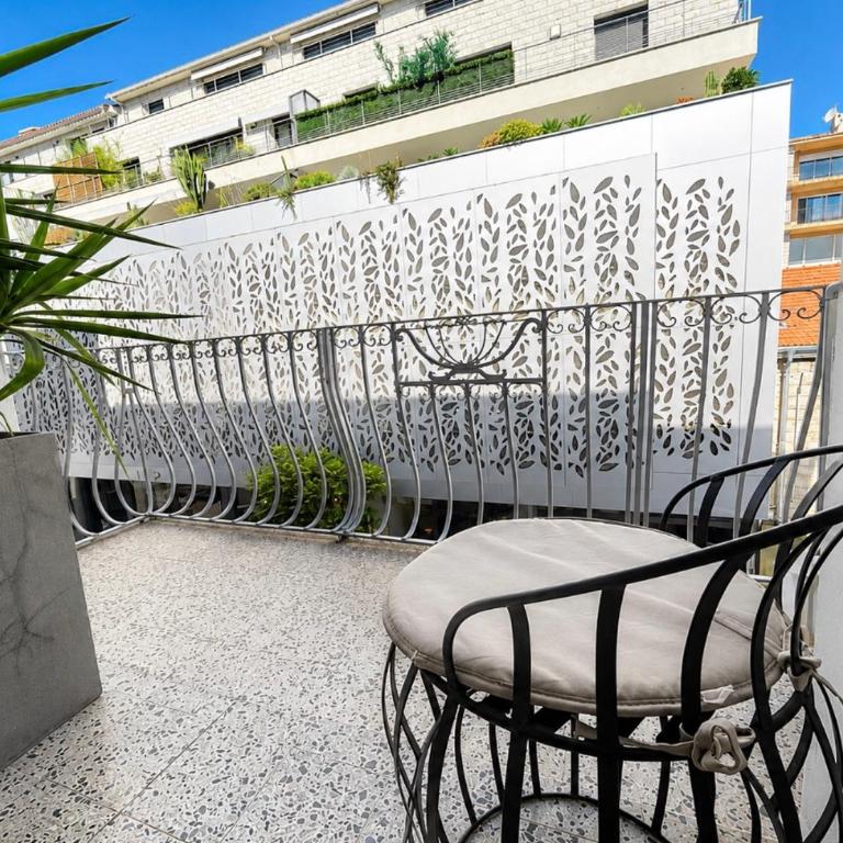 Appartement de charme avec terrasse Centre Porto-Vecchio - Apartamento de 2 dormitorios - 10