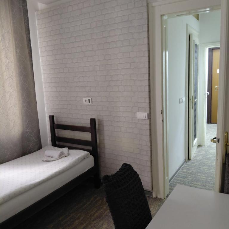 BUDGET Guest Room in Central Pedestrian Zone - Renovated - Appartement 1 Chambre - 9