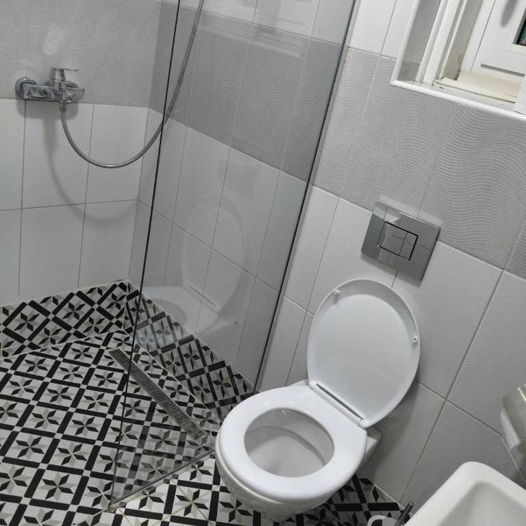 BUDGET Guest Room in Central Pedestrian Zone - Renovated - Appartement 1 Chambre - 8