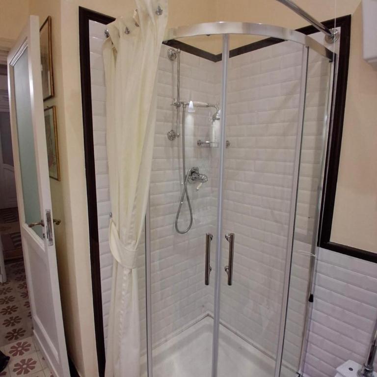 Villa Ferri Genova - Monolocale King con Divano-Letto - 2