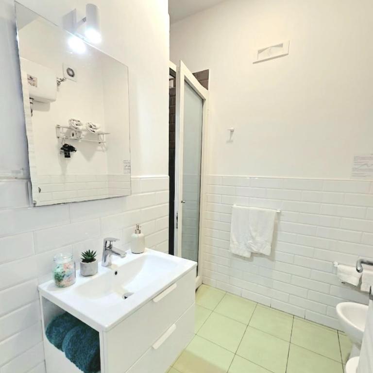ALBATROS Suites&Rooms - Zimmer mit Kingsize-Bett und Balkon - 23