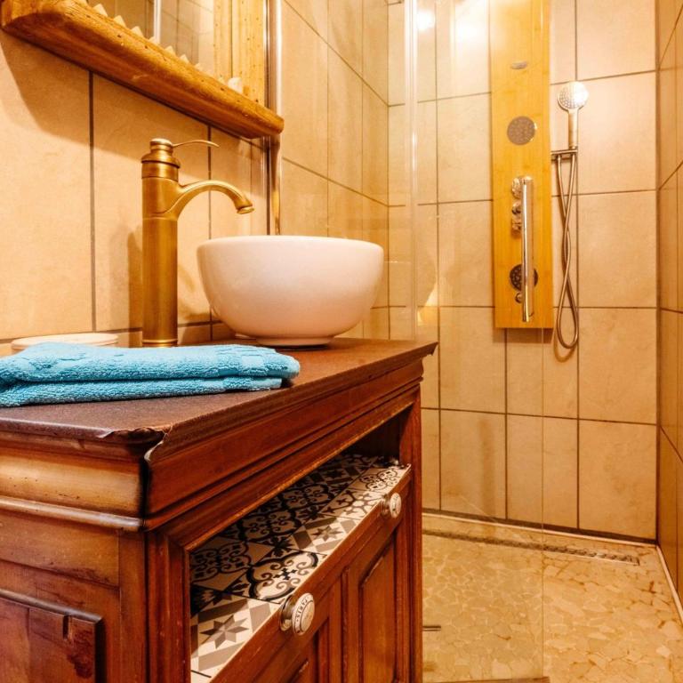 Bas De Chalet Lout'Chi Valfréjus - Appartement 2 Chambres avec Vue sur la Montagne - 16