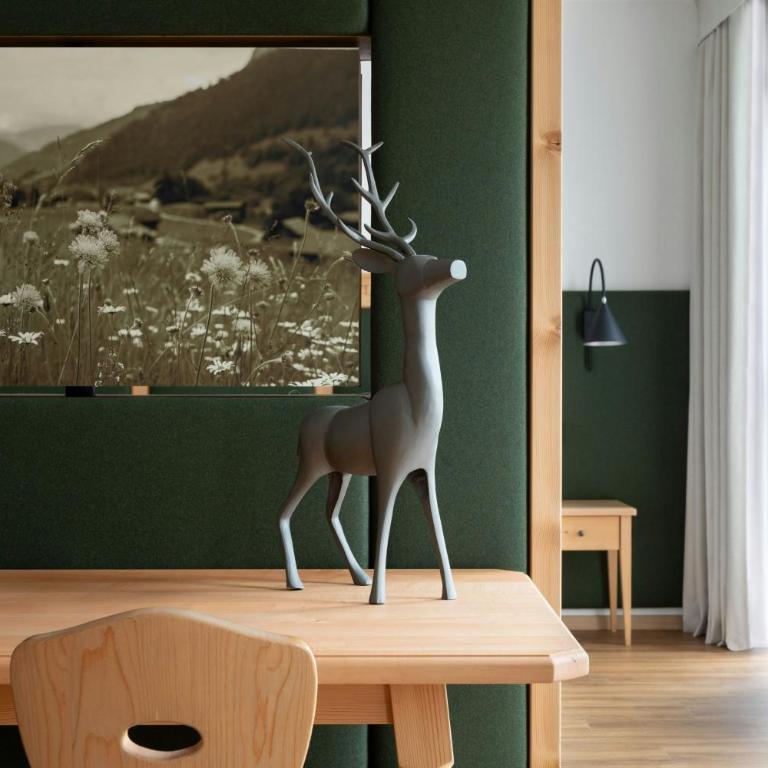 Four Points Sheraton Bolzano Bozen - Tyrolean King Suite - 4