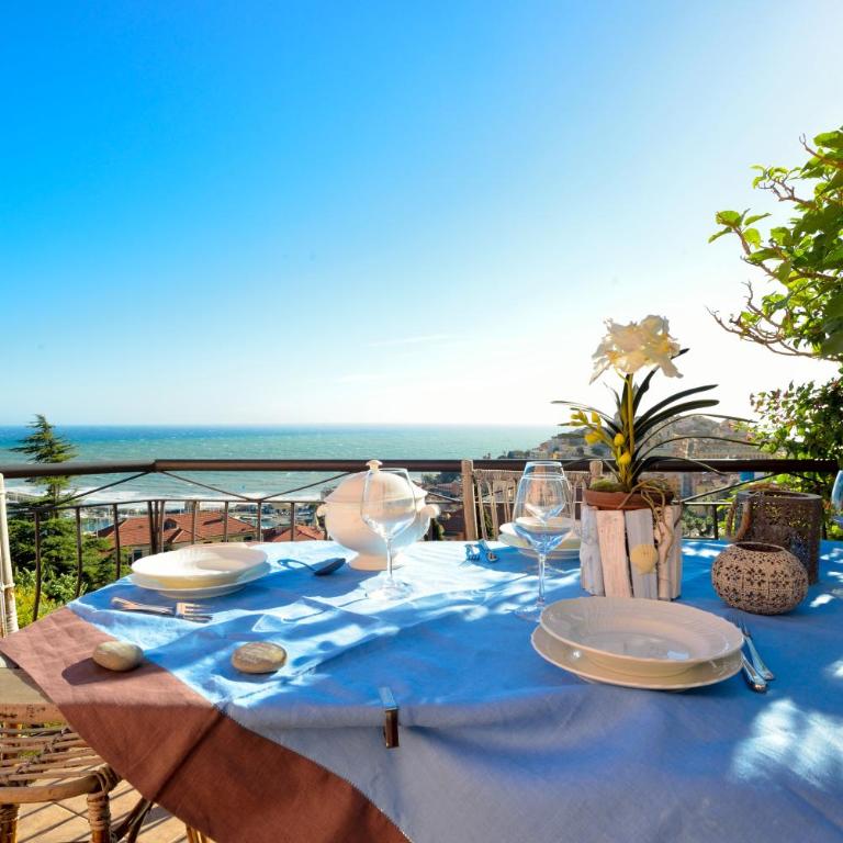 casa vista mare con wifi, AC nelle 4 camere da letto e parcheggio privato - Ferienhaus - 3