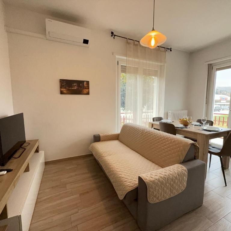Private Parking, with a View of the Alba Hills - Appartamento con 1 Camera da Letto e Balcone - 13