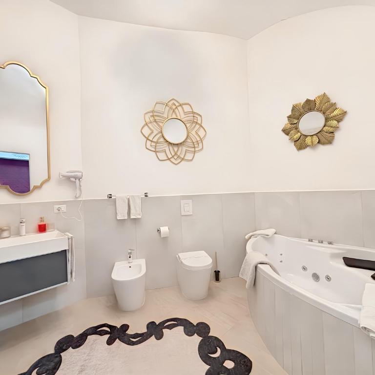 MoREsco - Suite Deluxe avec Baignoire Spa - 7
