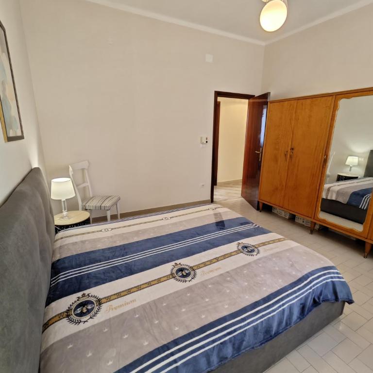 L08 - Trilocale al centro del paese con posto auto - Apartment - 25