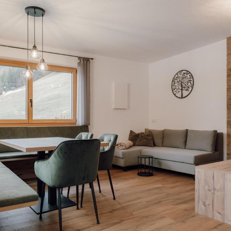 Hochland Apartments - Two-Bedroom Apartment with Terrace - 3