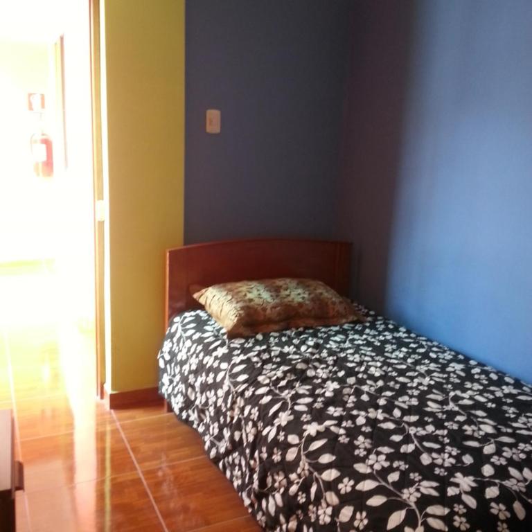 Hostal Arcangel - Cama individual en dormitorio mixto - 1