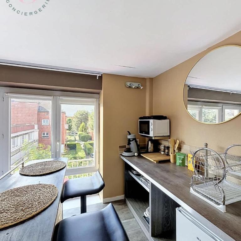 Le Studio Citadin - Centre ville & Balcon - Apartment - 5