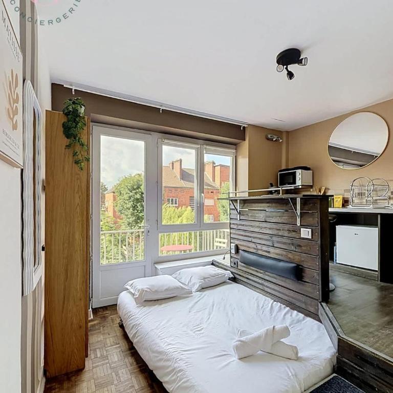 Le Studio Citadin - Centre ville & Balcon - Apartment - 10