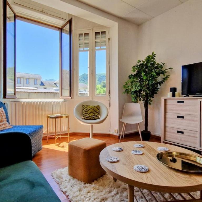 Appartement T2 cosy vue montagne, proches Adour, thermes à 5 min, centre ville 3 min, 1er étage - Apartment mit 1 Schlafzimmer - 1