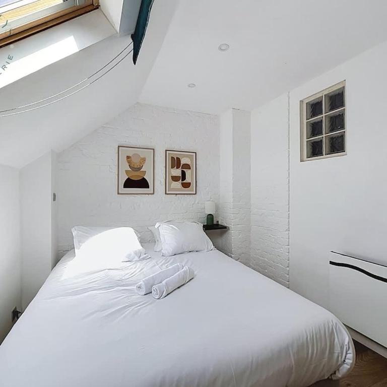 Le Duplex Caractere - 2 CH & Centre ville - Appartement - 17