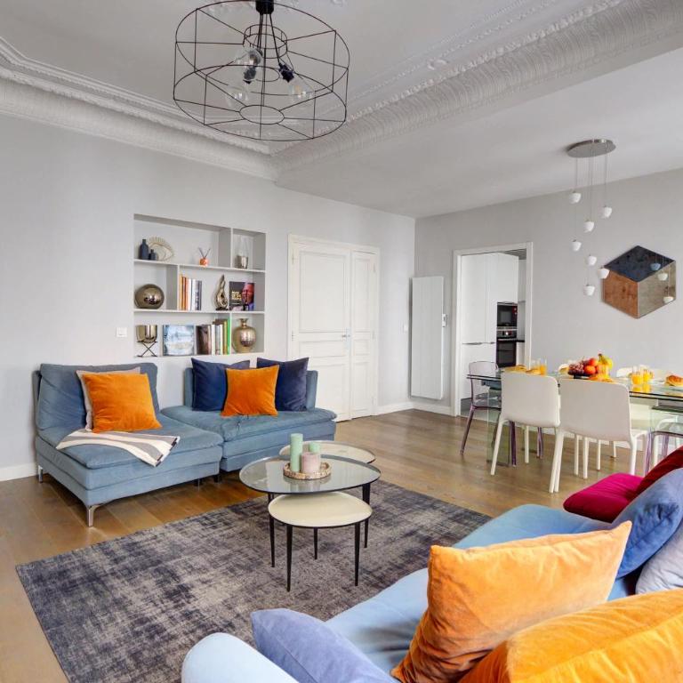 BnBNova - Arc de Triomphe & Théâtre Marigny - Apartment - 2