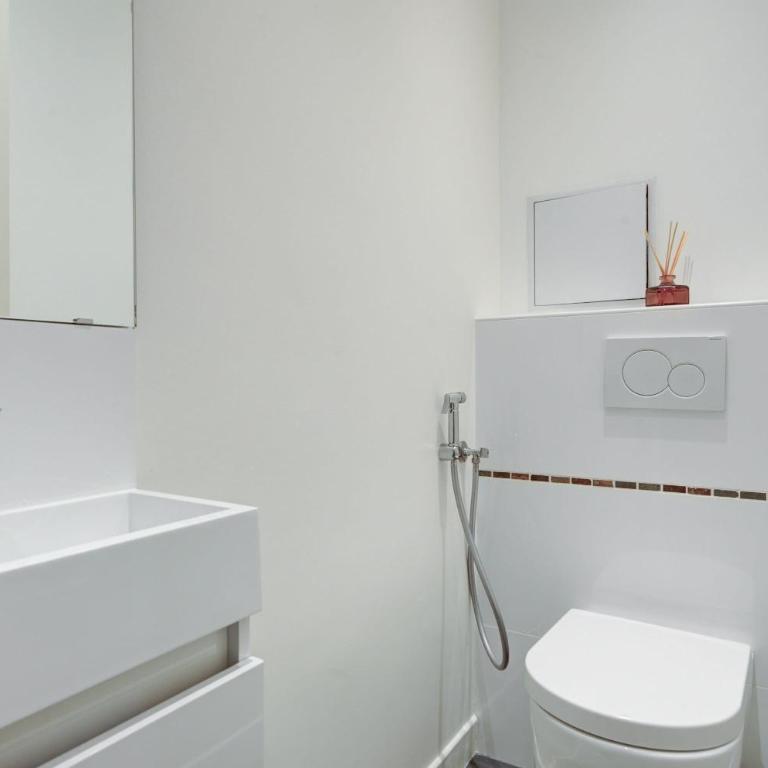 BnBNova - Arc de Triomphe & Théâtre Marigny - Apartment - 20
