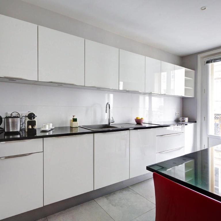 BnBNova - Arc de Triomphe & Théâtre Marigny - Apartment - 3