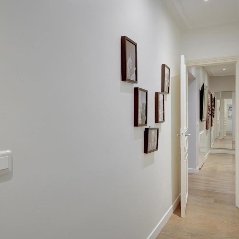 BnBNova - Arc de Triomphe & Théâtre Marigny - Apartment - 29