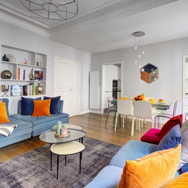BnBNova - Arc de Triomphe & Théâtre Marigny - Apartment - 11