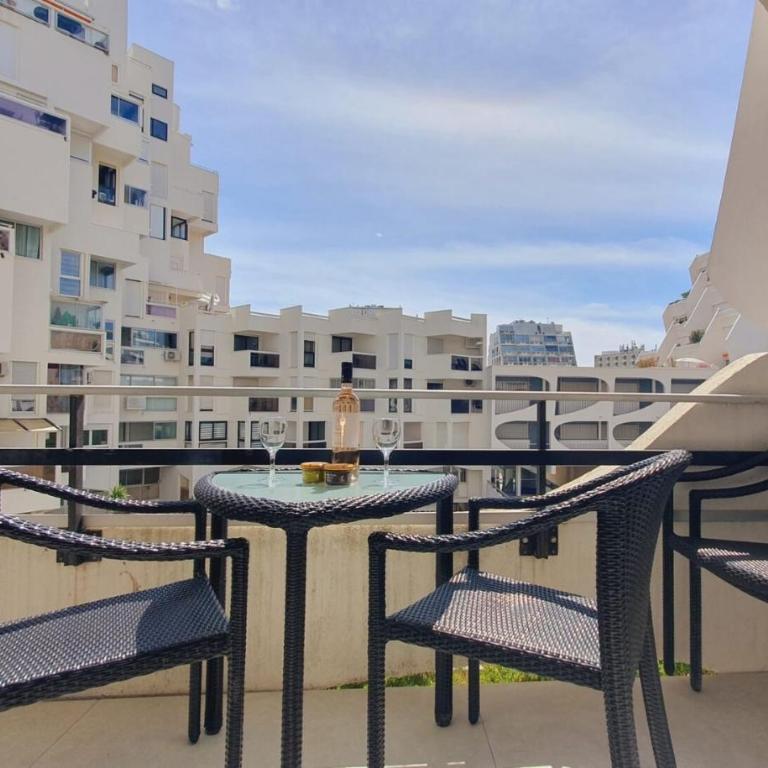 Le Cocon de J&J en centre-ville Clim Wifi - ROSSIconciergerie - Linge inclus - Familiensuite mit Balkon - 2