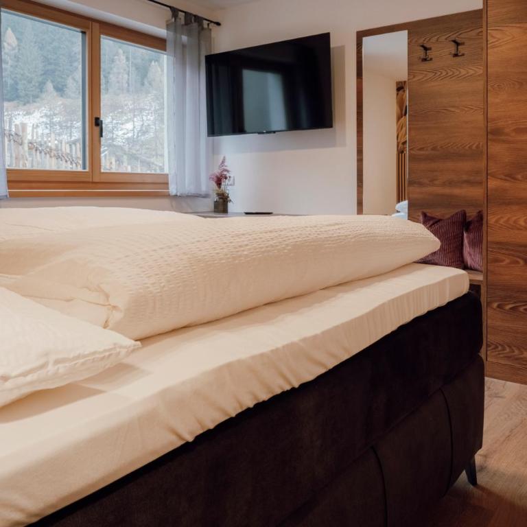 Hochland Apartments - Two-Bedroom Apartment with Terrace - 11