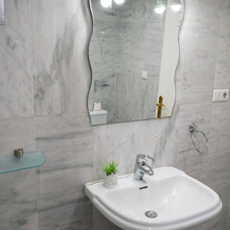 Bright & quiet 2bedroom with large terrace & pool - Apartamento de 2 dormitorios - 34