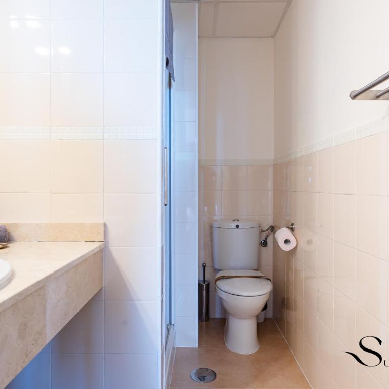 Relaxing Sea View Escape in Calahonda REF904 - Two-Bedroom Apartment with Ocean View - 24