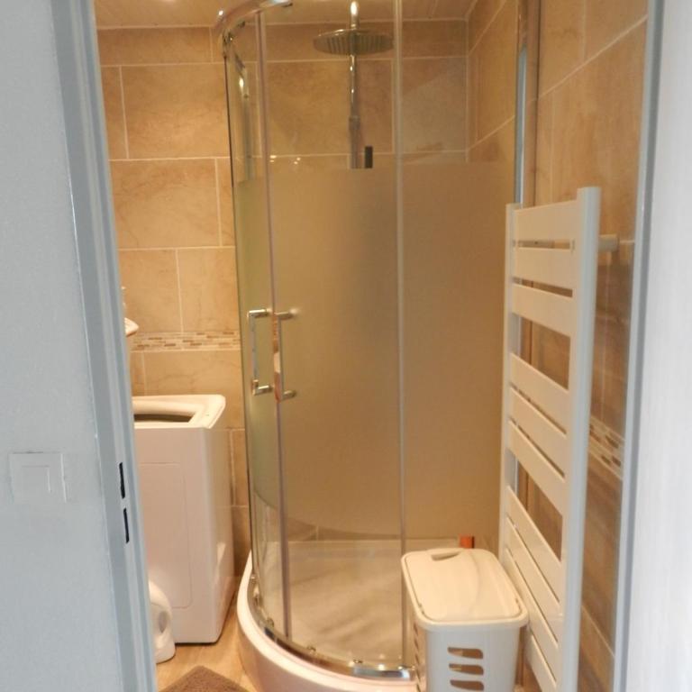 Charmant appartement climatisé 4 Personnes, piscine & parking - Apartment mit 1 Schlafzimmer - 11