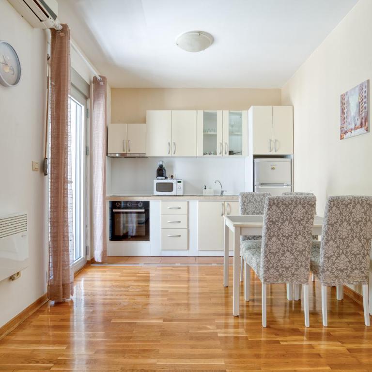 Apartments Moskov - Apartman sa Balkonom - 1